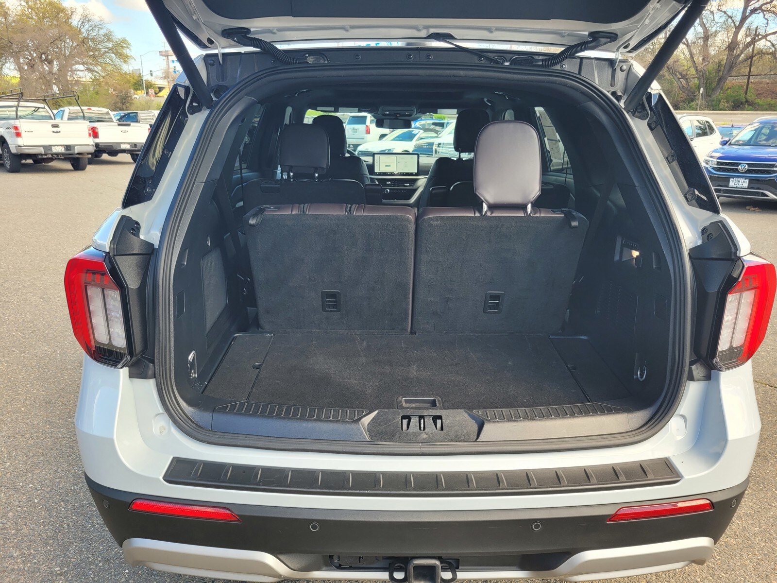 2025 Ford Explorer Platinum photo 3