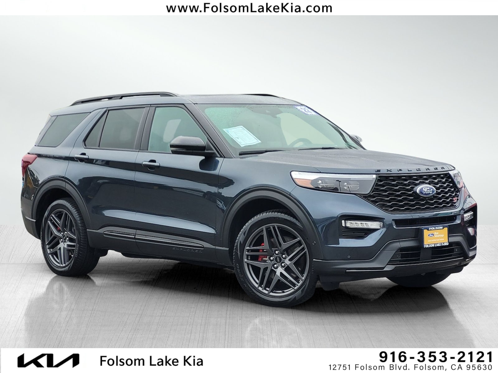2022 Ford Explorer ST's photo