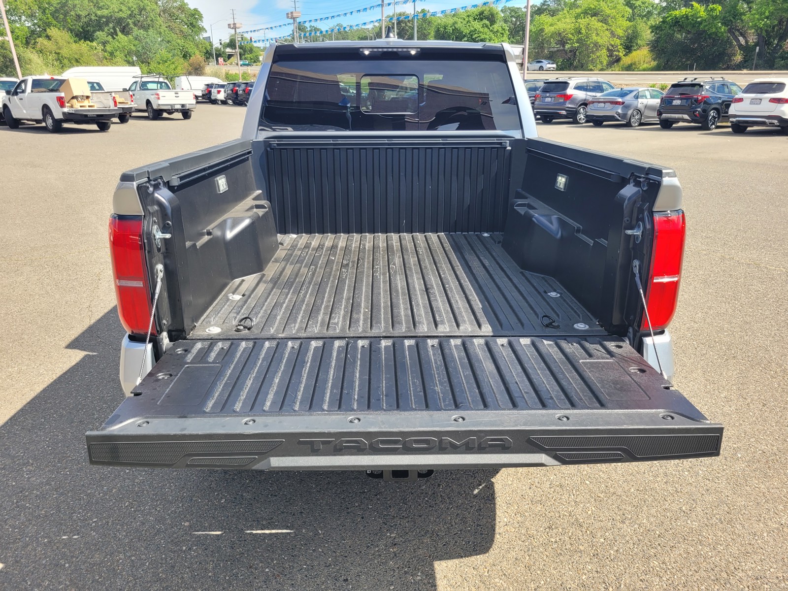 2024 Toyota Tacoma SR5 photo 3