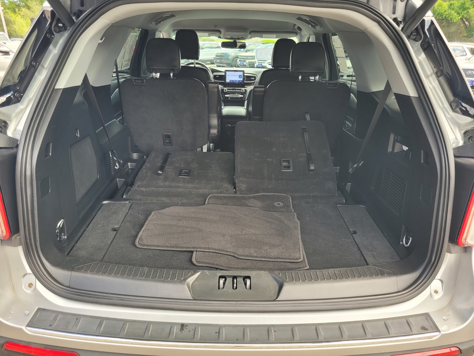 2023 Ford Explorer Limited photo 3