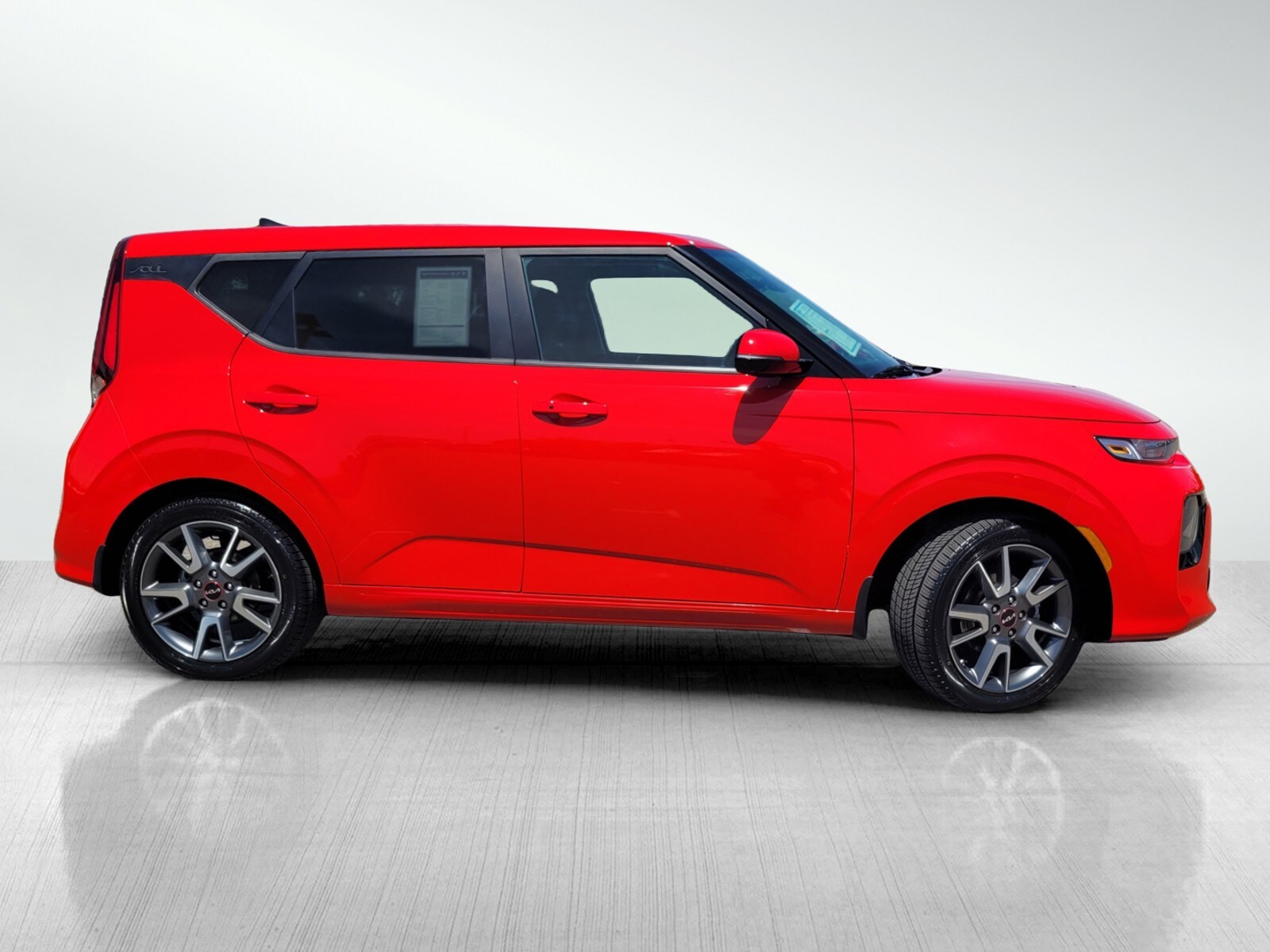 2022 Kia Soul GT-Line photo 3