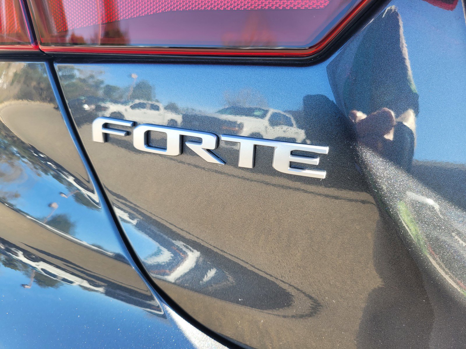 2024 Kia Forte LXS photo 6