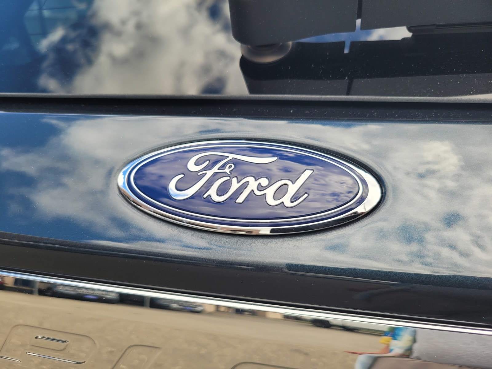 2023 Ford Explorer XLT photo 6