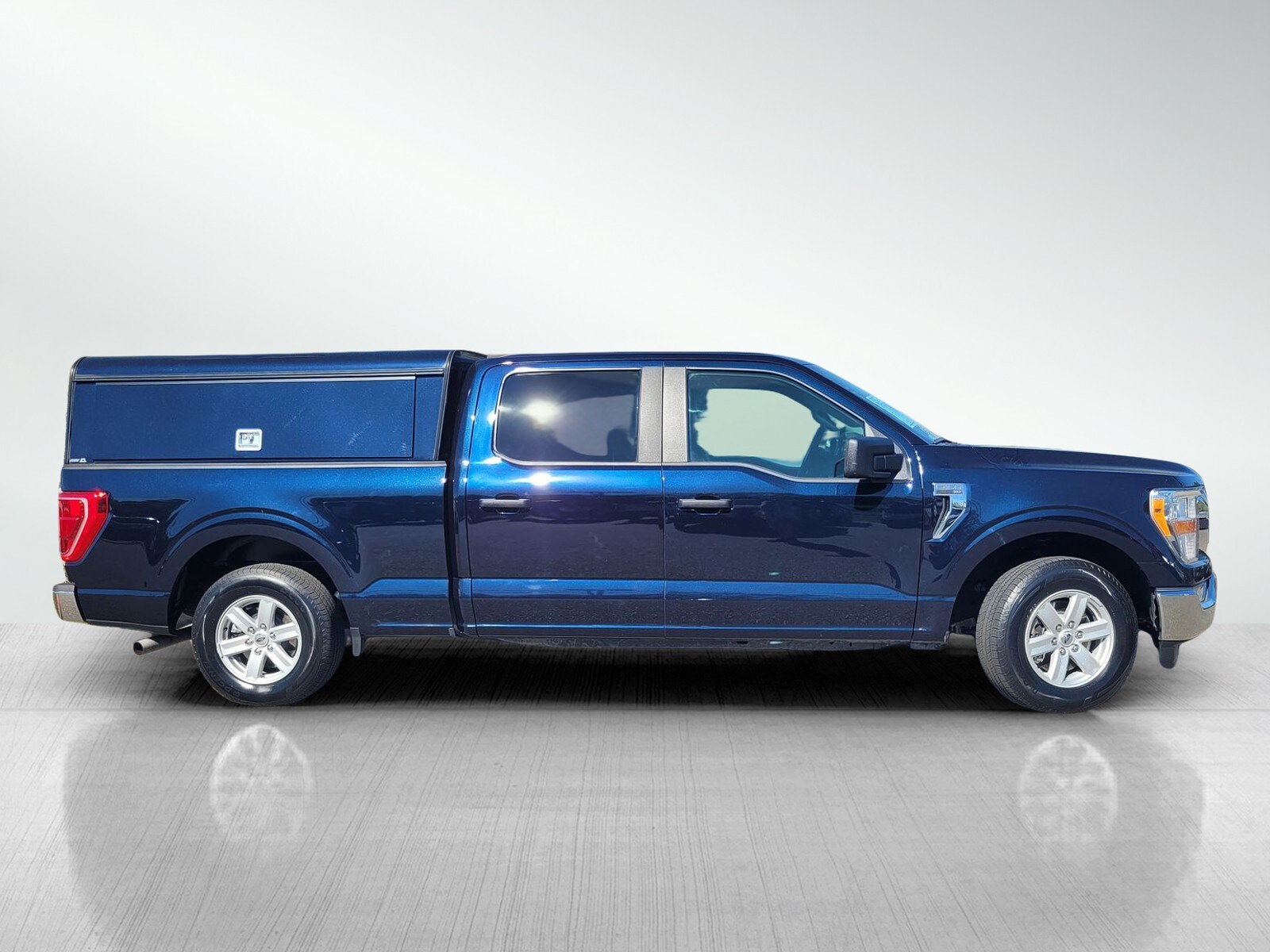 2021 Ford F-150 XLT photo 2