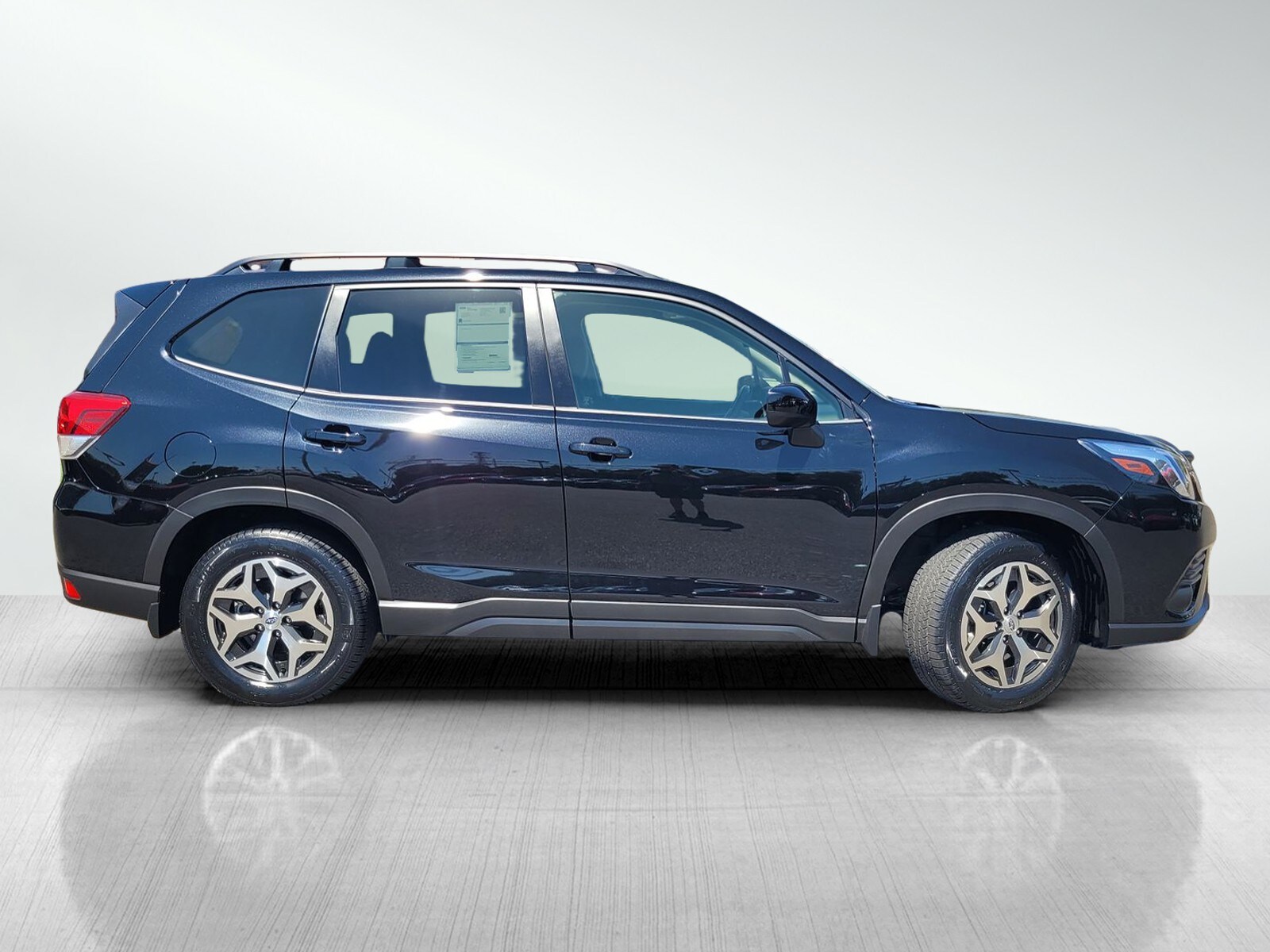 2024 Subaru Forester Premium photo 3