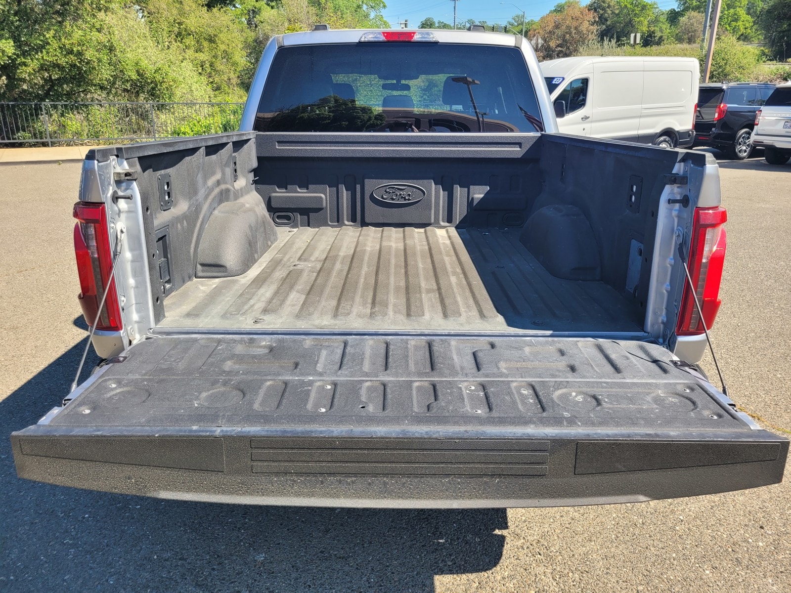 2025 Ford F-150 XLT photo 3