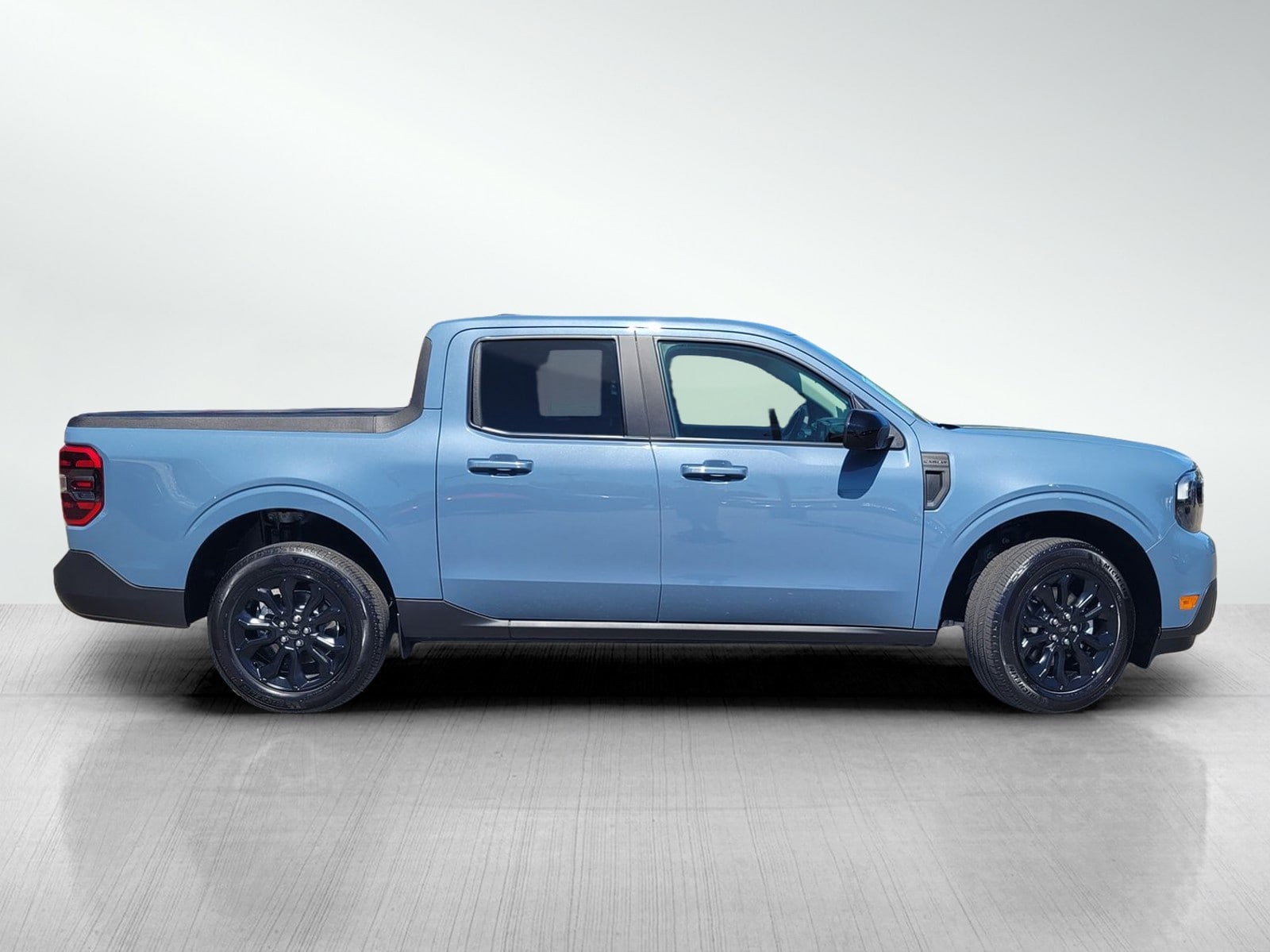 2024 Ford Maverick LARIAT photo 2