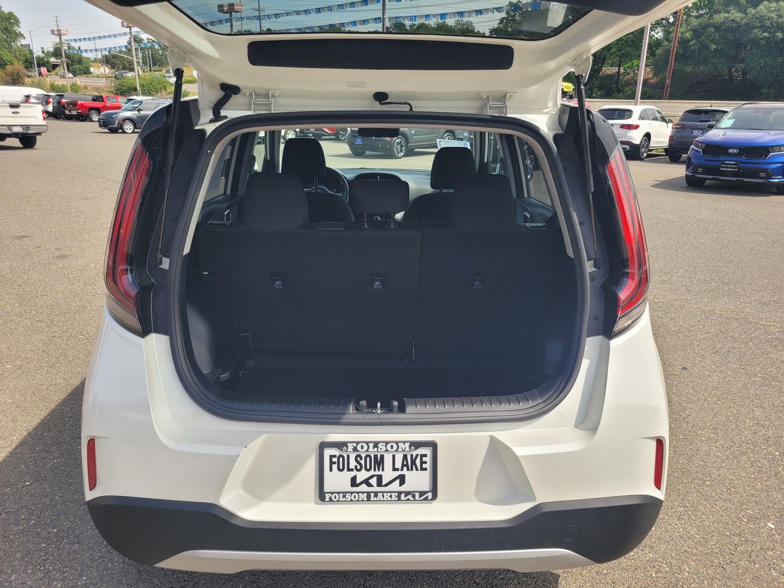 2025 Kia Soul LX photo 3