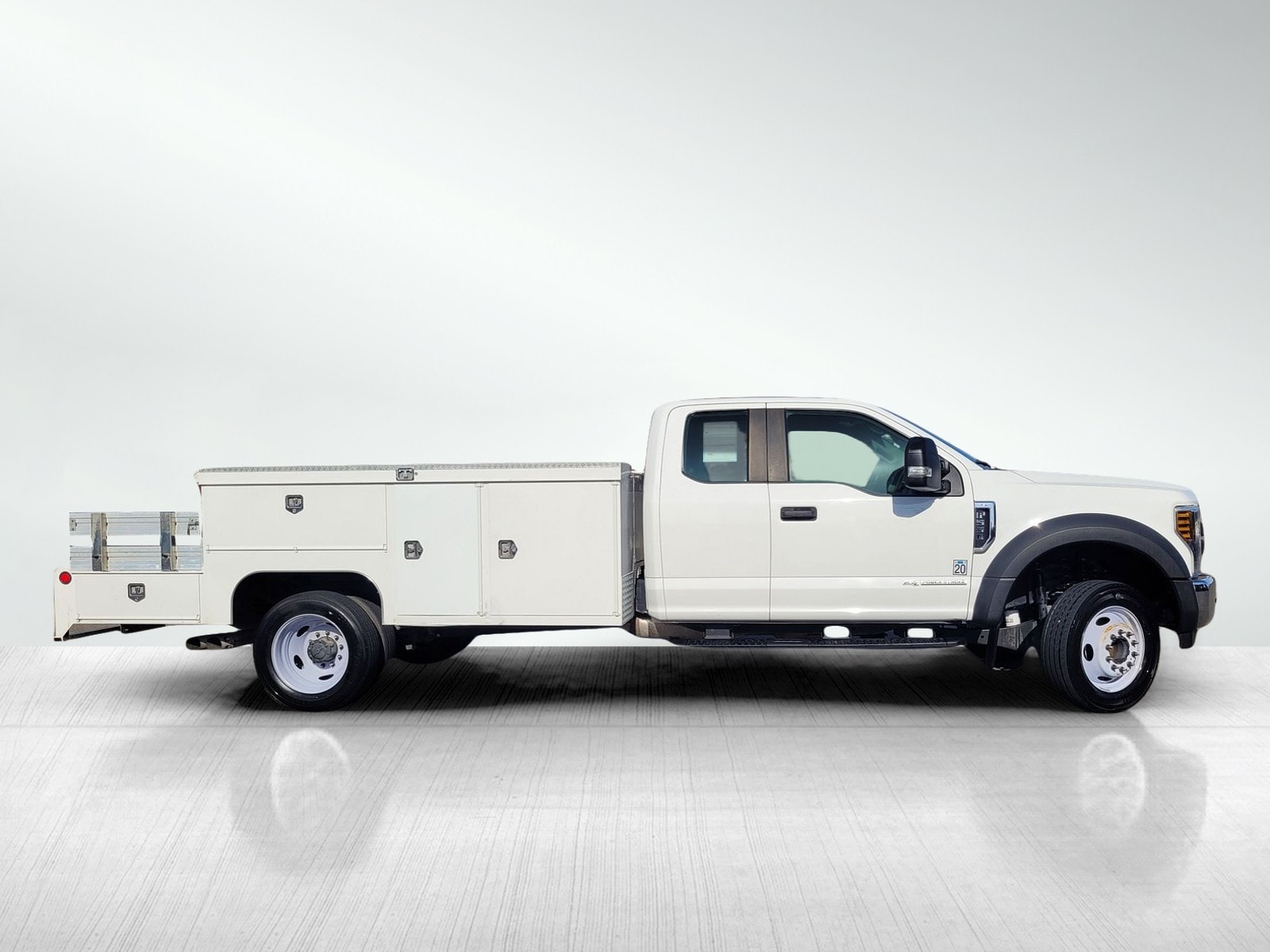 2019 Ford F-550 Chassis XLT photo 2