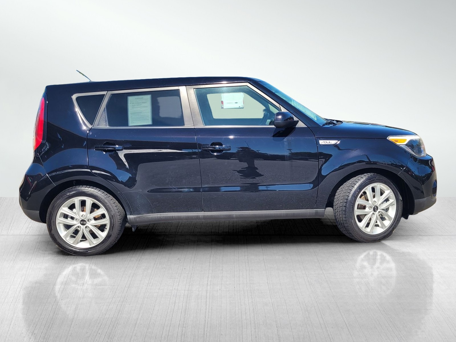 2018 Kia Soul + photo 2