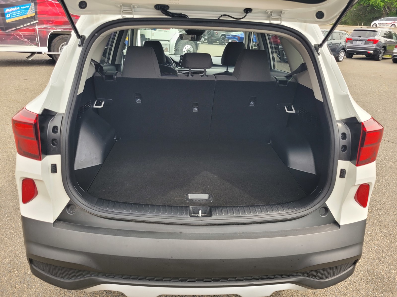 2022 Kia Seltos LX photo 3