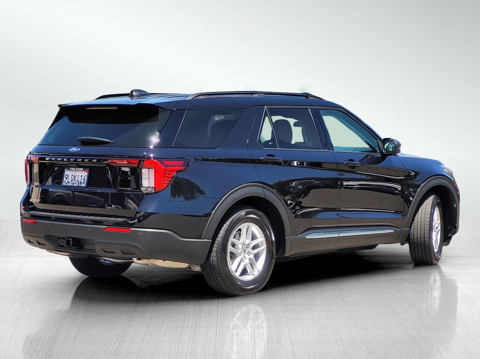 2025 Ford Explorer photo 4