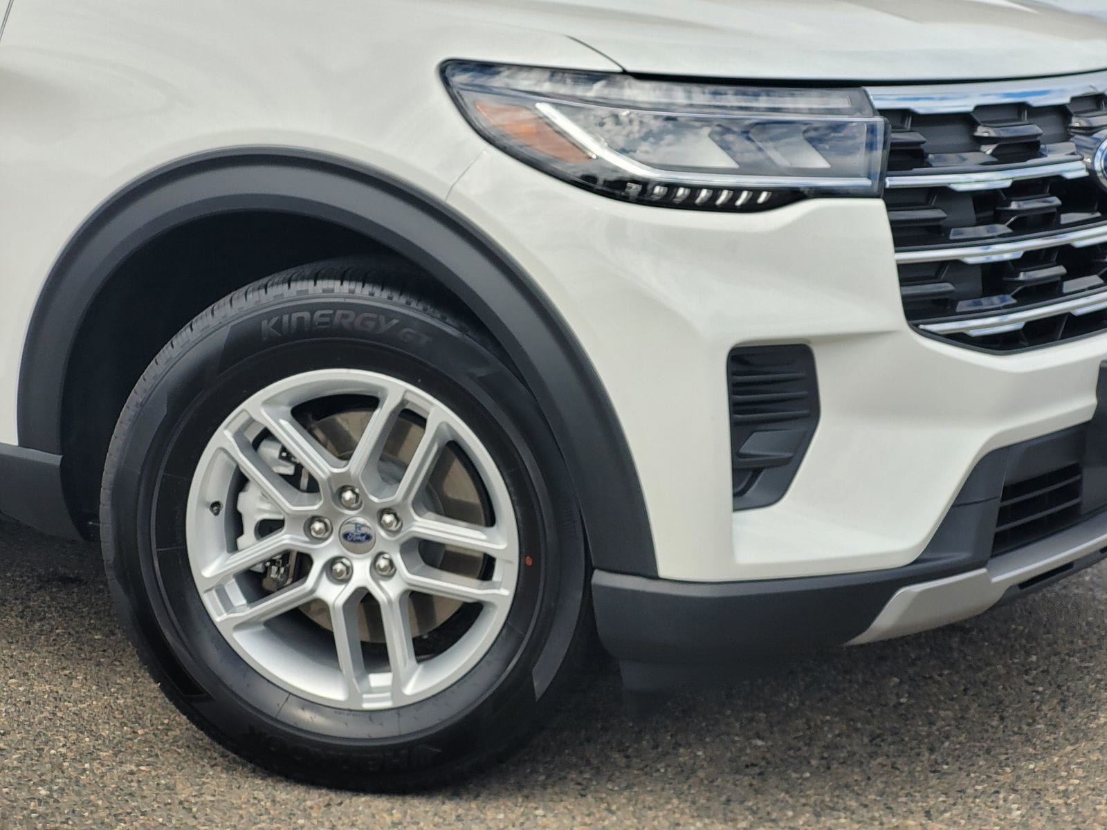 2026 Ford Explorer Active photo 5