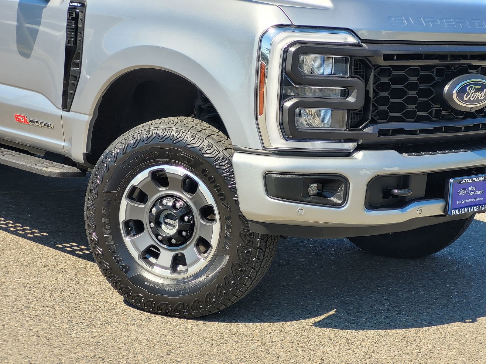 2024 Ford F-350 LARIAT photo 5