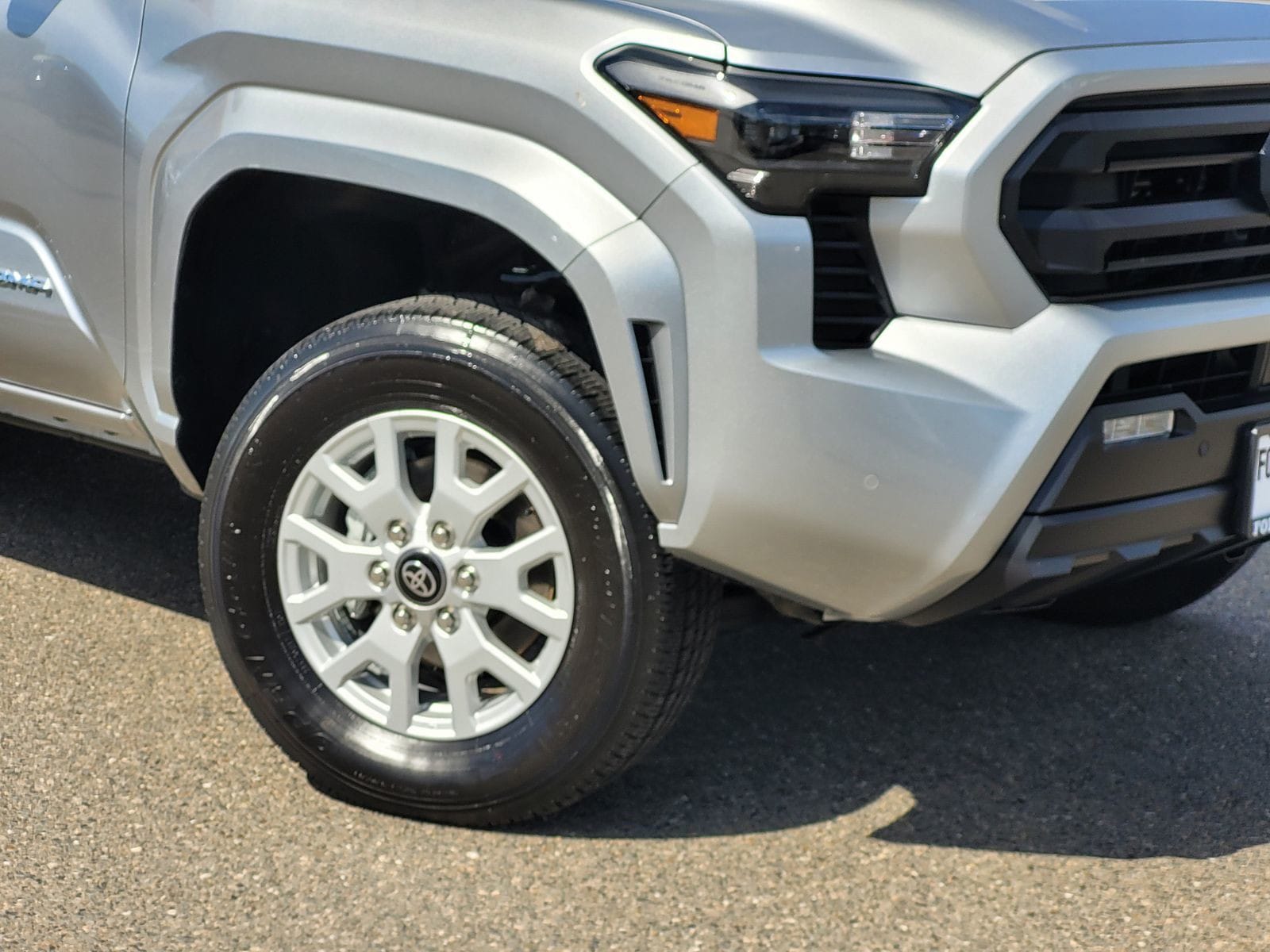 2024 Toyota Tacoma SR5 photo 5