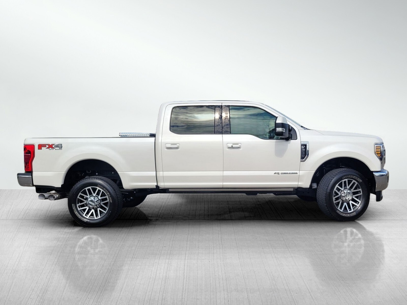 2018 Ford F-350 Lariat photo 3