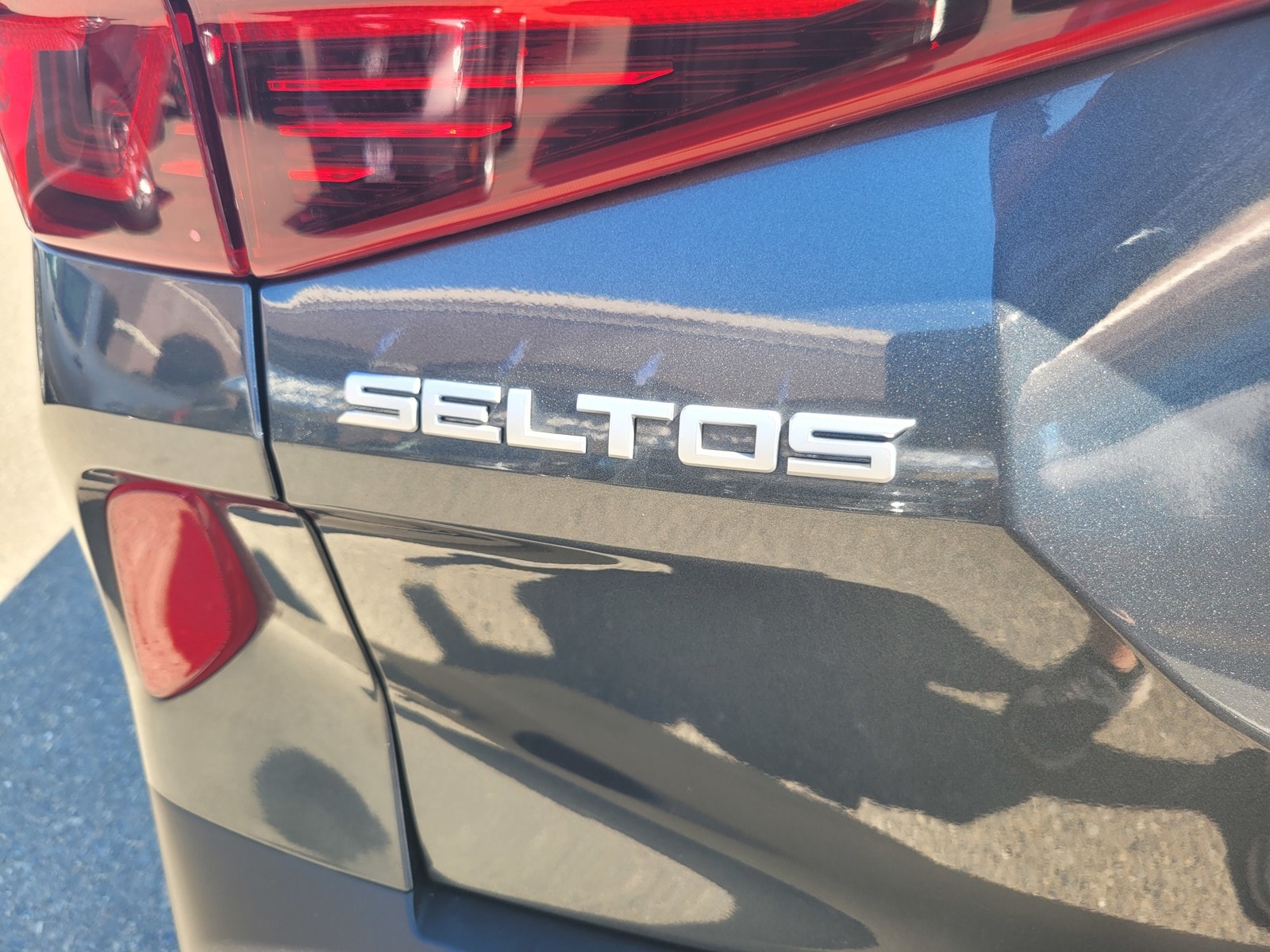 2023 Kia Seltos S photo 6