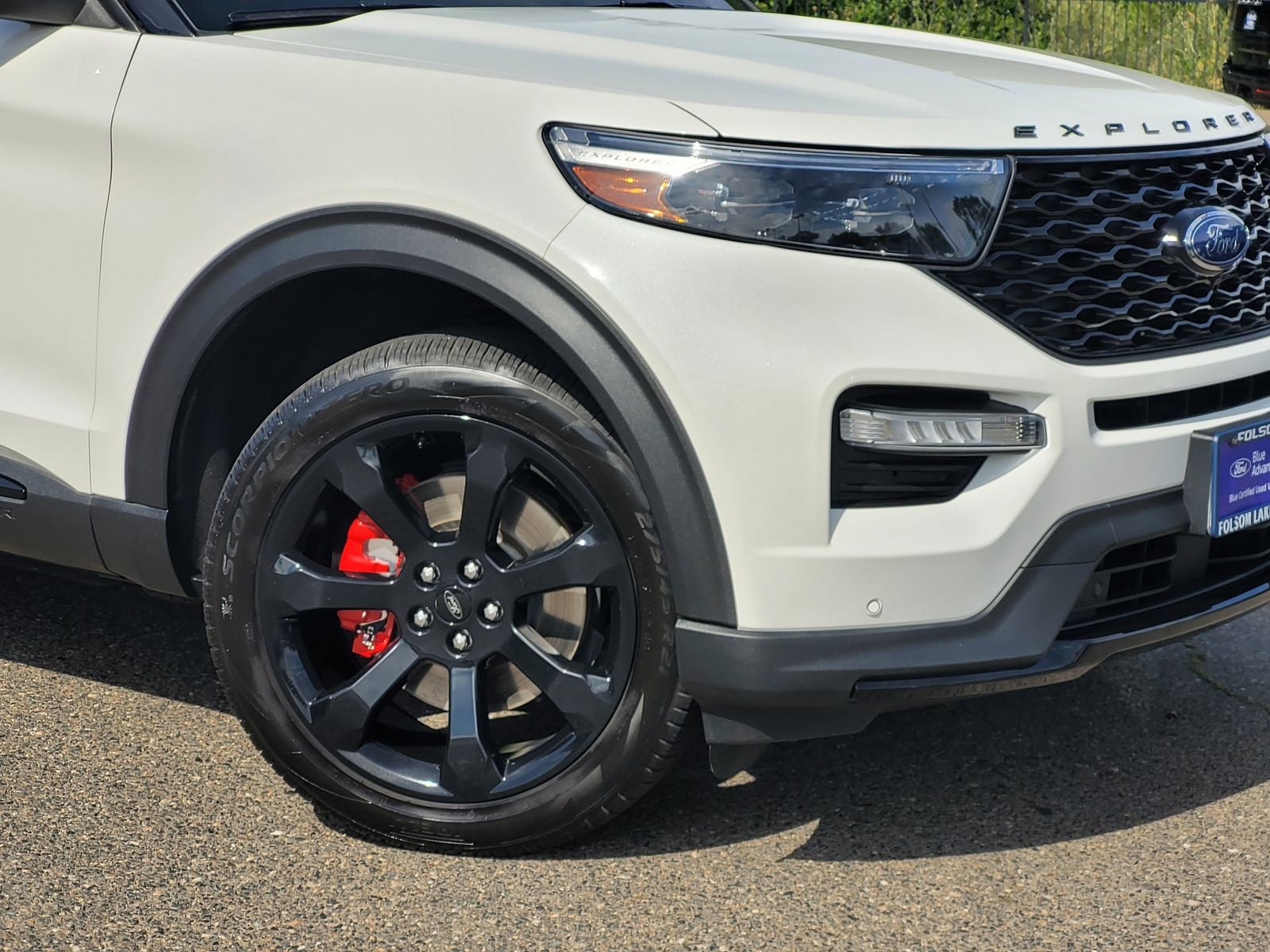 2023 Ford Explorer ST photo 5