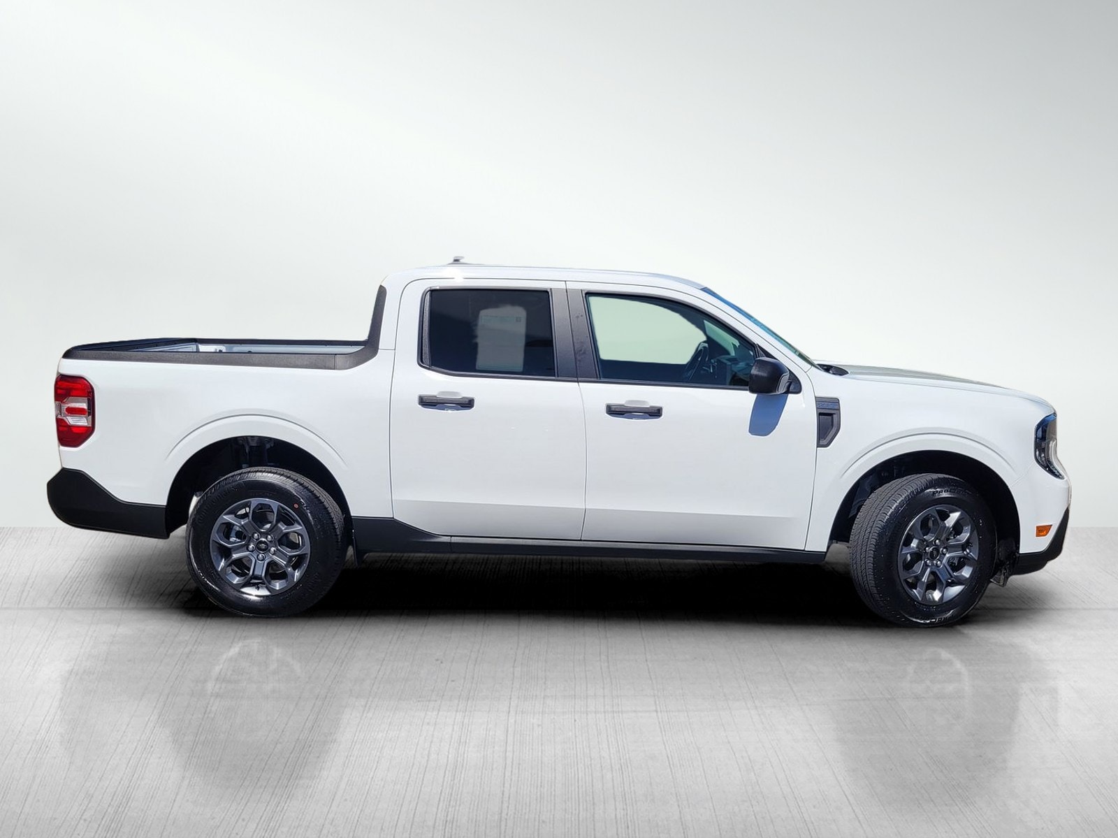 2025 Ford Maverick XLT photo 2