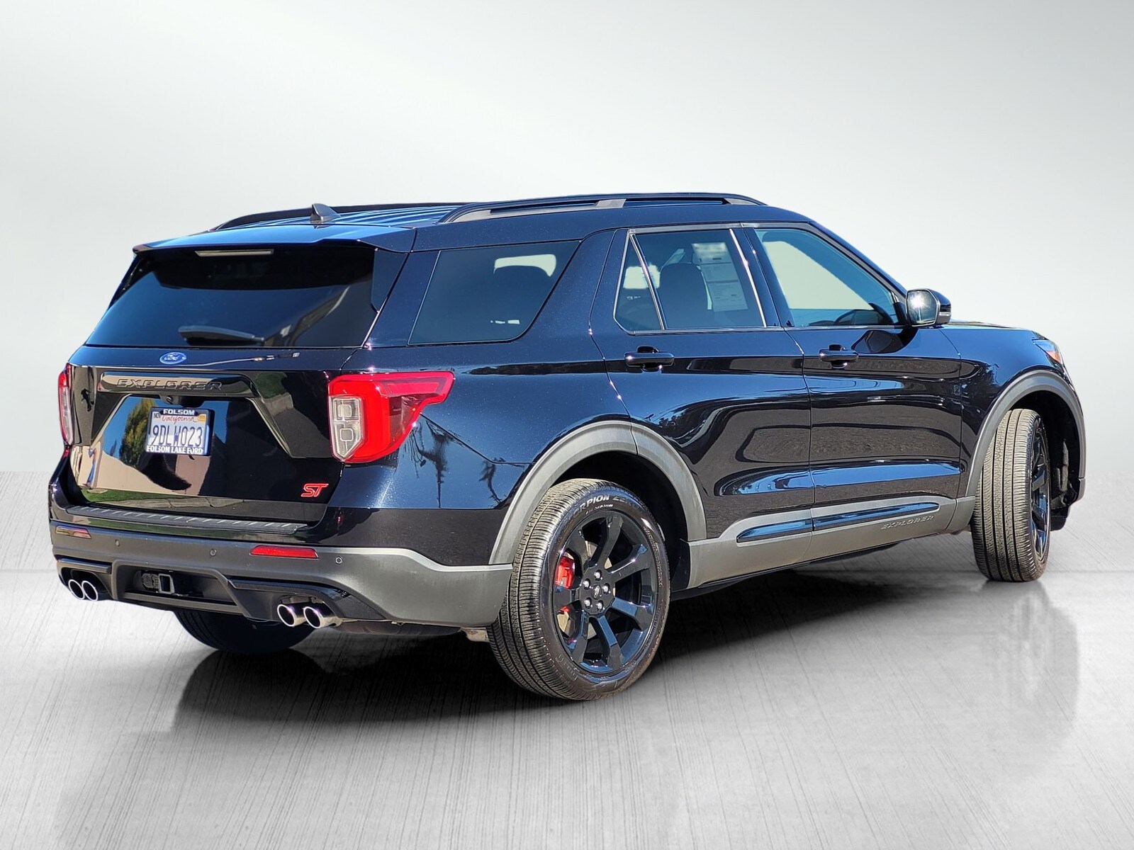 2022 Ford Explorer ST photo 4