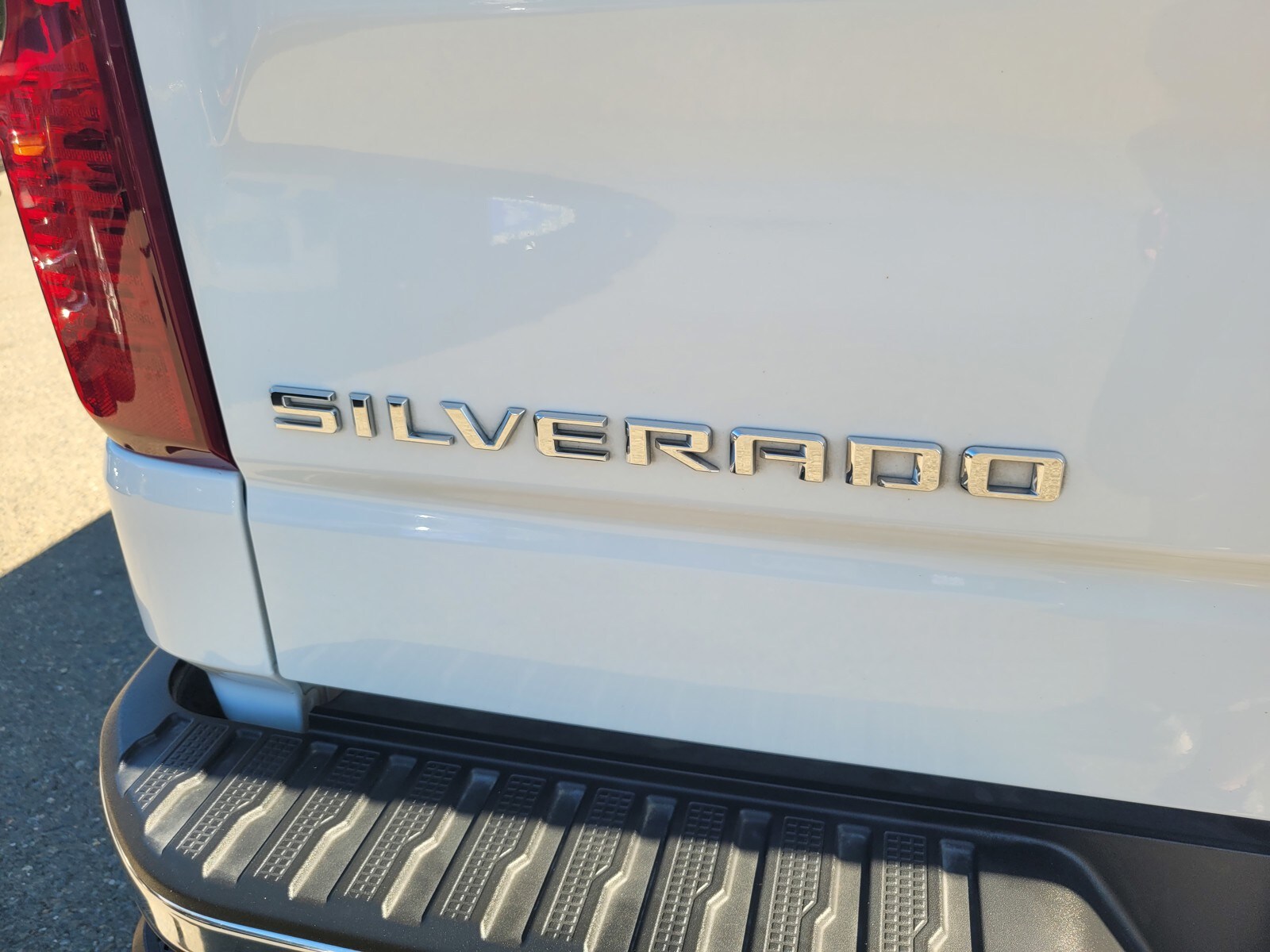 2022 Chevrolet Silverado 1500 LT photo 6
