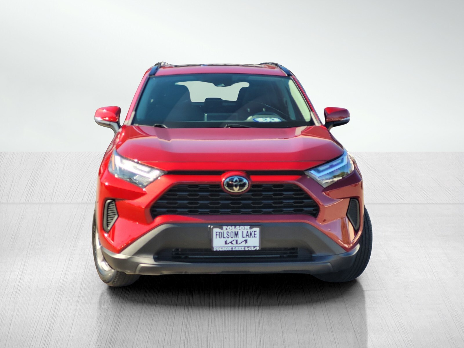 2022 Toyota RAV4 XLE photo 2