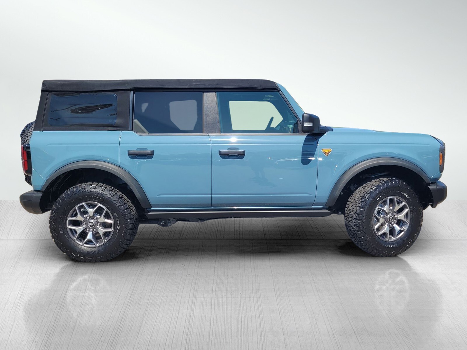 2022 Ford Bronco Badlands photo 3
