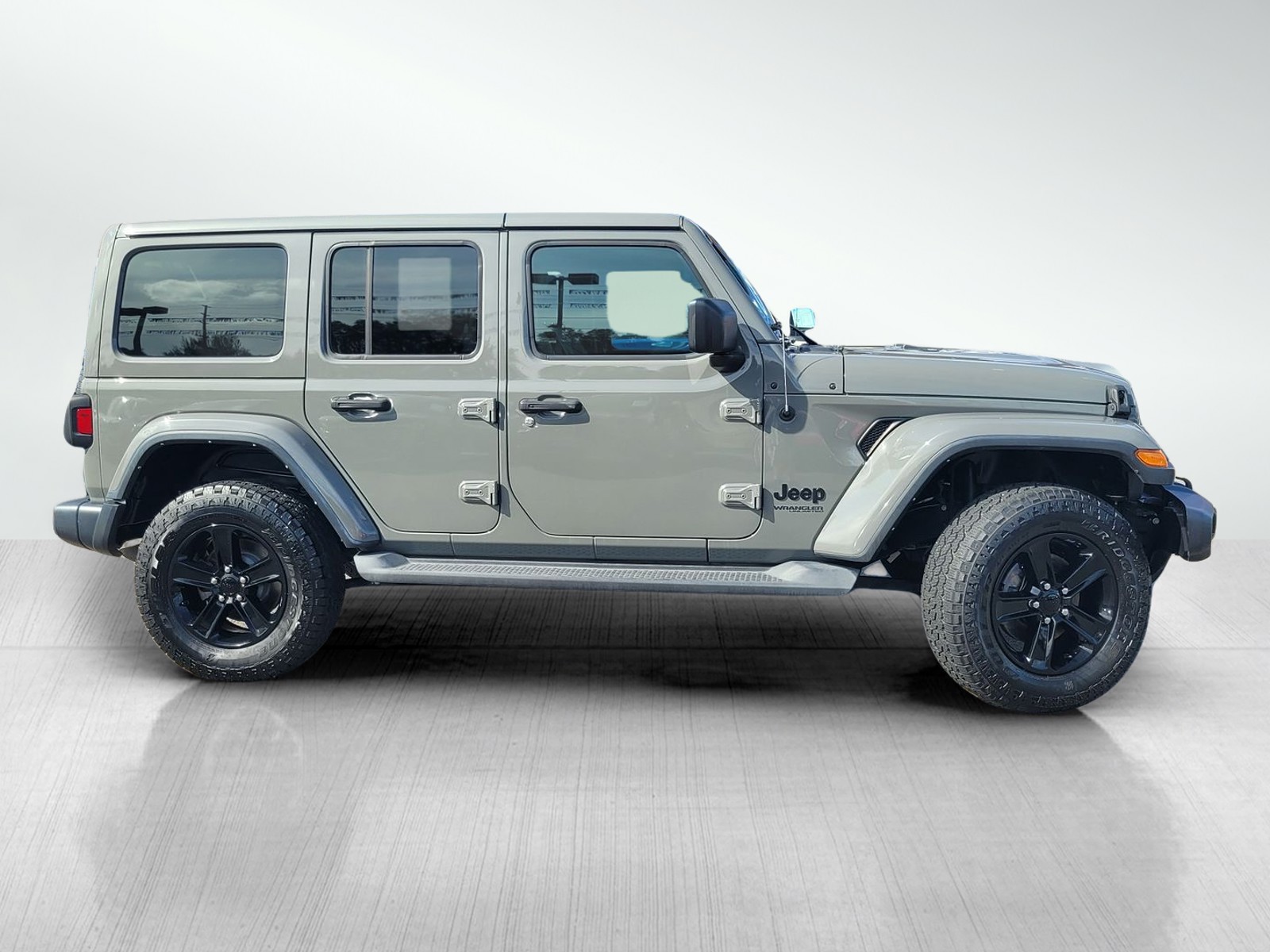 2021 Jeep Wrangler Unlimited Sahara Altitude photo 2