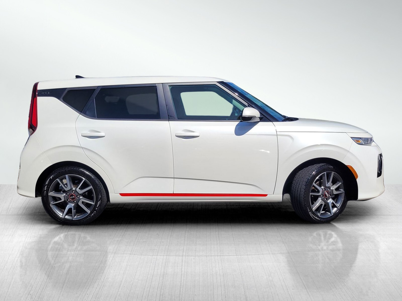 2021 Kia Soul GT-Line photo 3