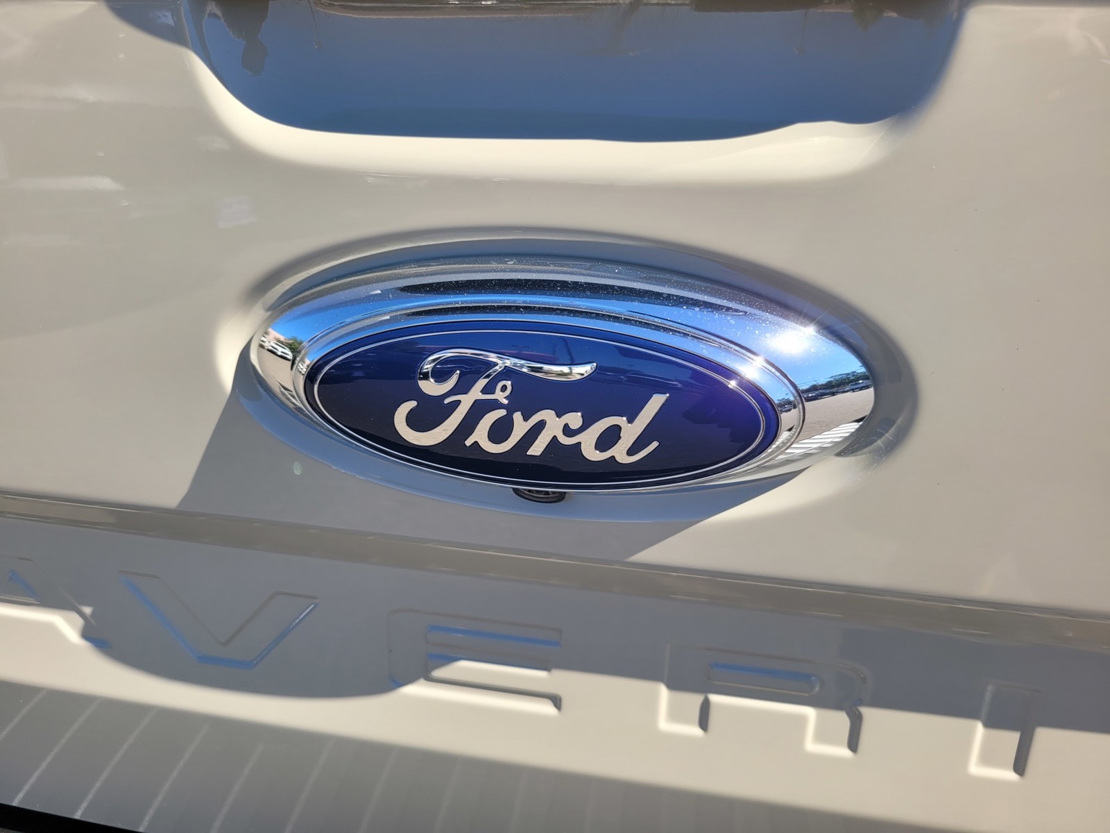 2024 Ford Maverick LARIAT photo 6