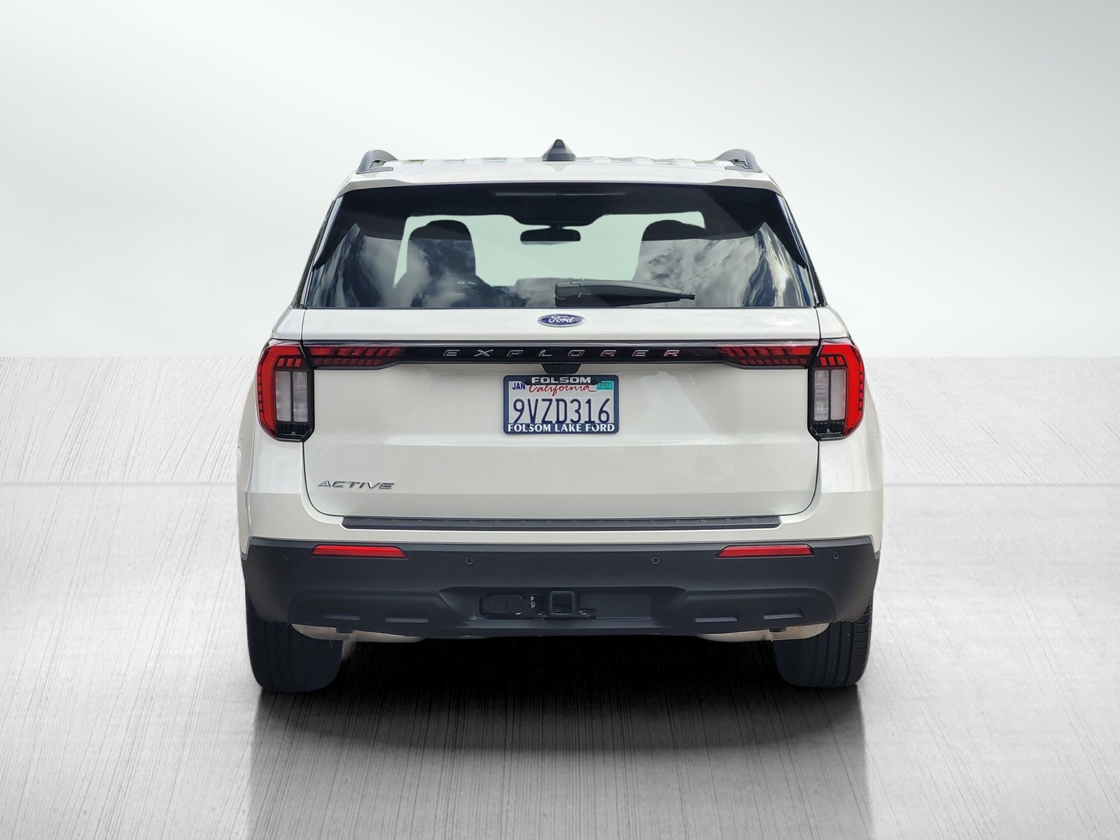 2026 Ford Explorer Active photo 4