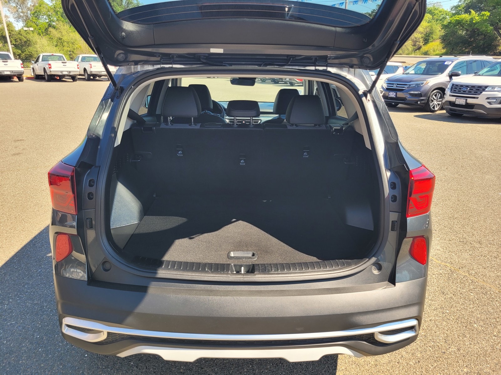 2023 Kia Seltos S photo 3