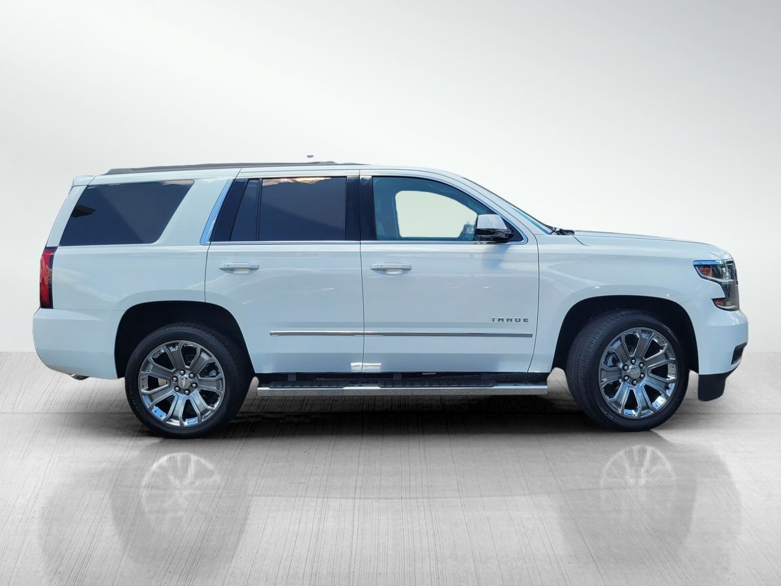 2017 Chevrolet Tahoe LT photo 2
