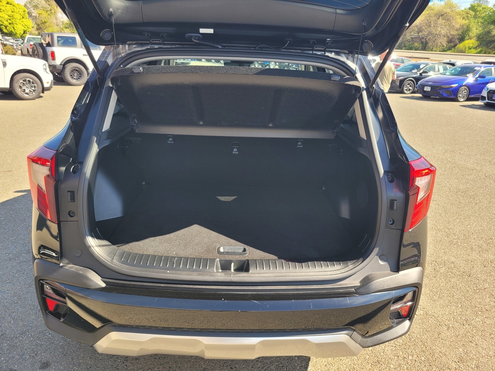 2024 Kia Seltos SX photo 3