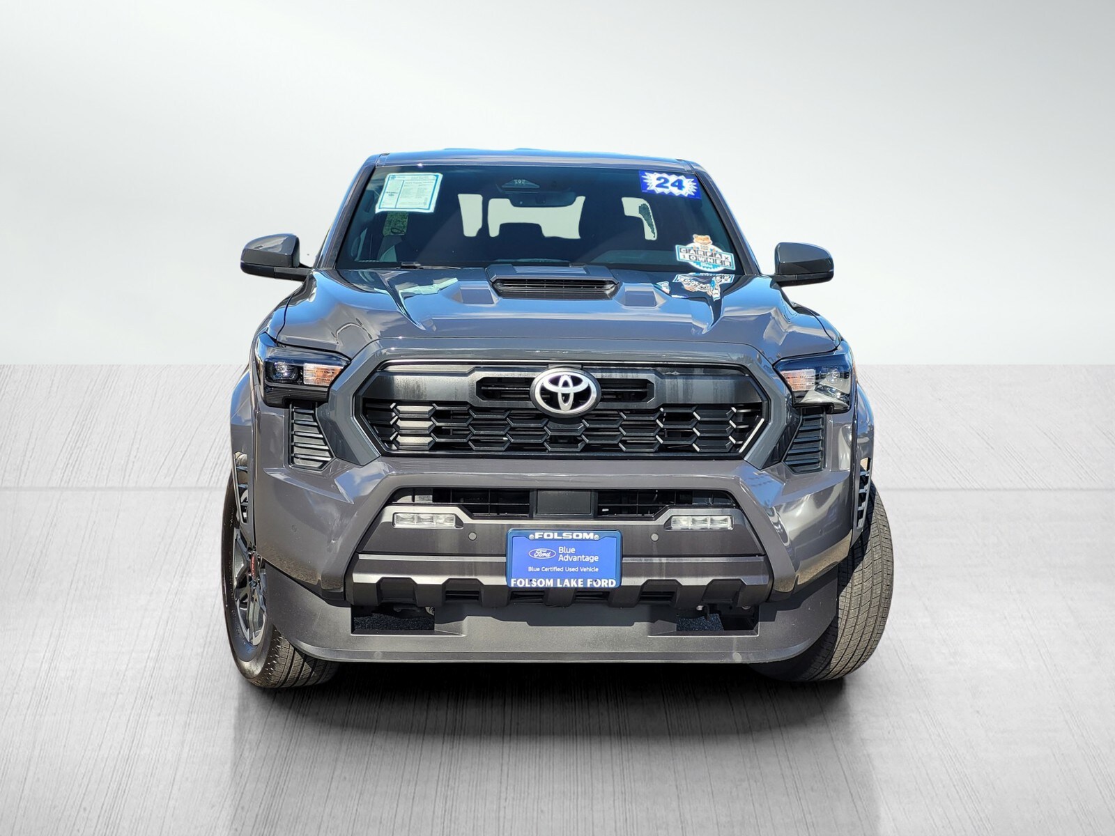 2024 Toyota Tacoma TRD Sport photo 2