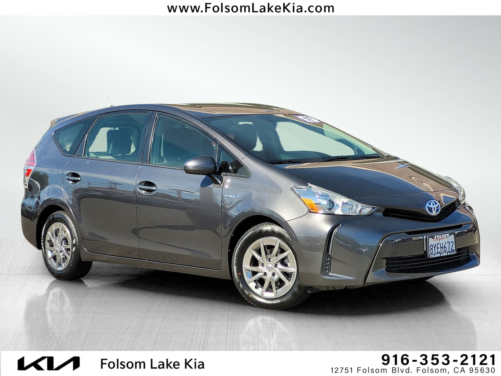 2017 Toyota Prius v Five