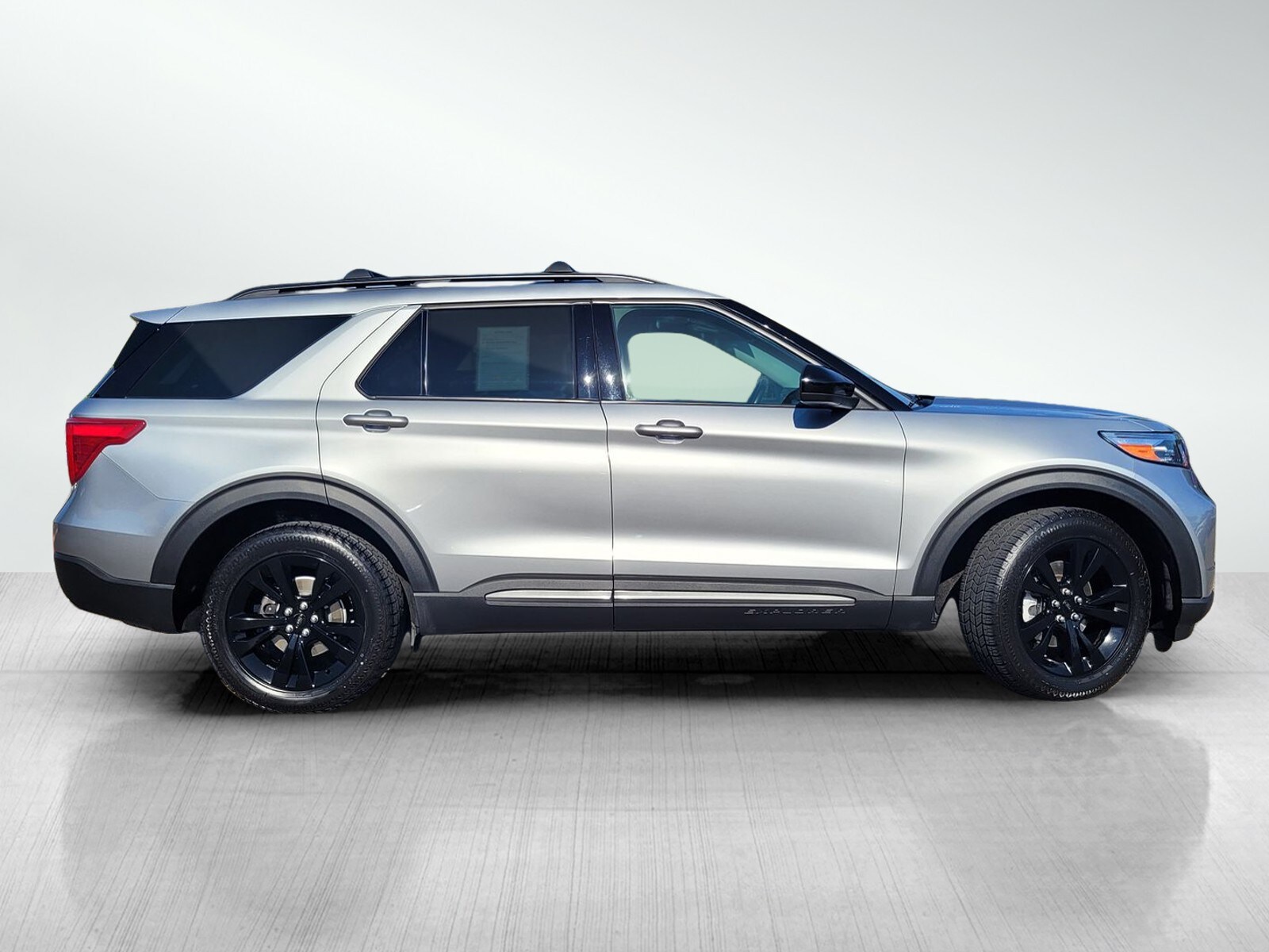 2022 Ford Explorer XLT photo 3