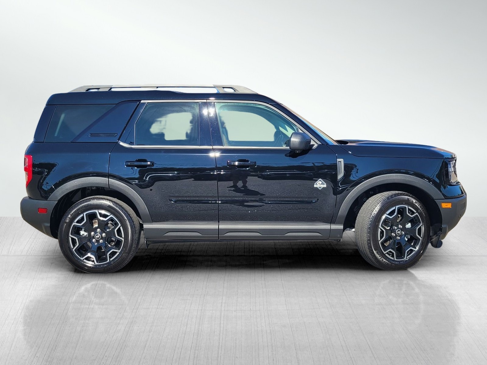 2025 Ford Bronco Sport Outer Banks photo 2