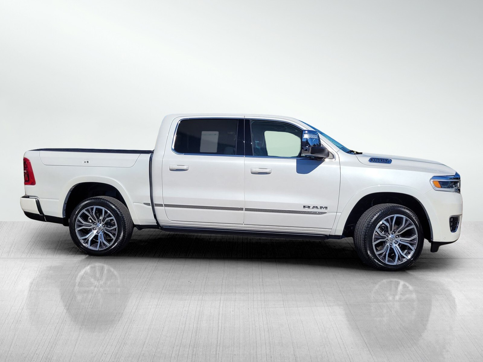 2025 Ram 1500 photo 3