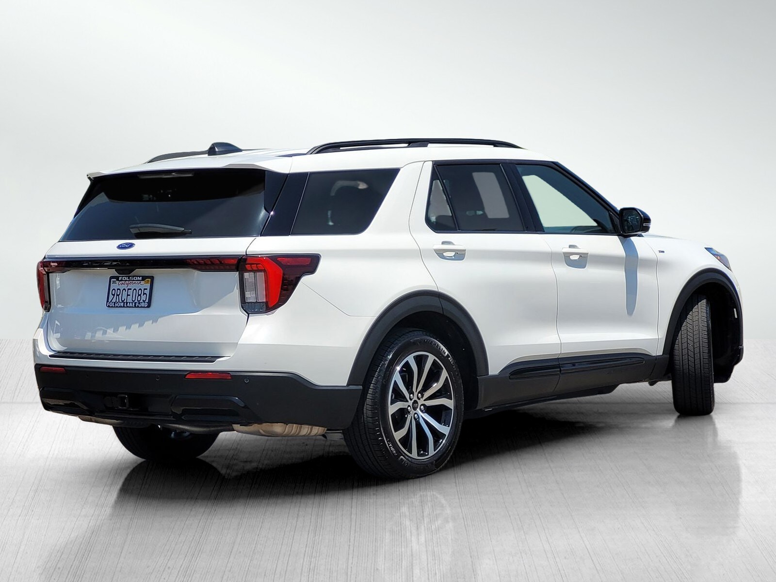2025 Ford Explorer ST-Line photo 4