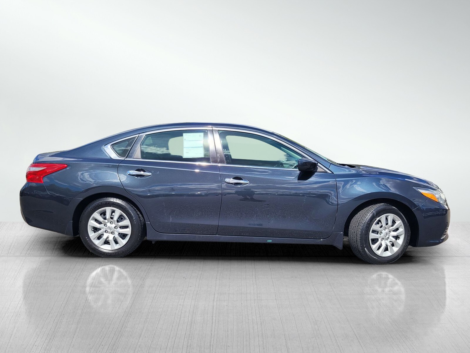 2018 Nissan Altima 2.5 S photo 3