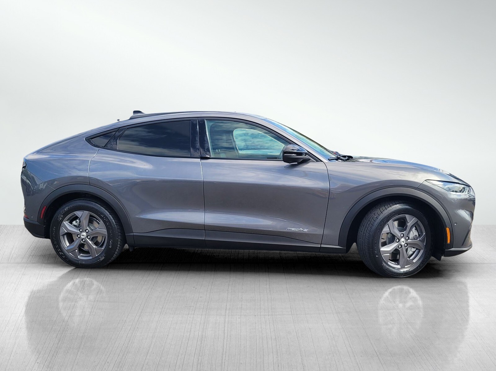 2023 Ford Mustang Mach-E Select photo 3