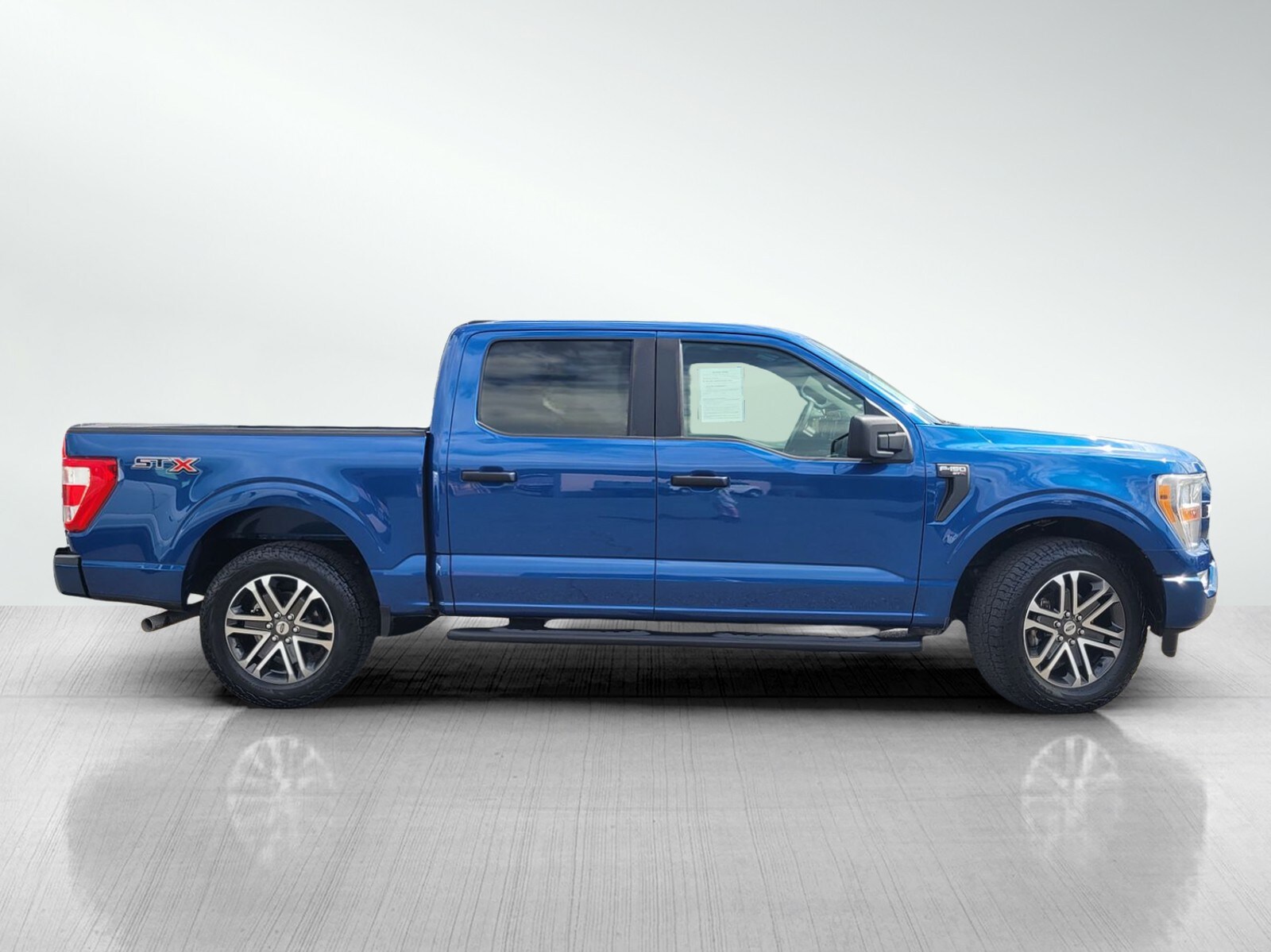2022 Ford F-150 XL photo 2