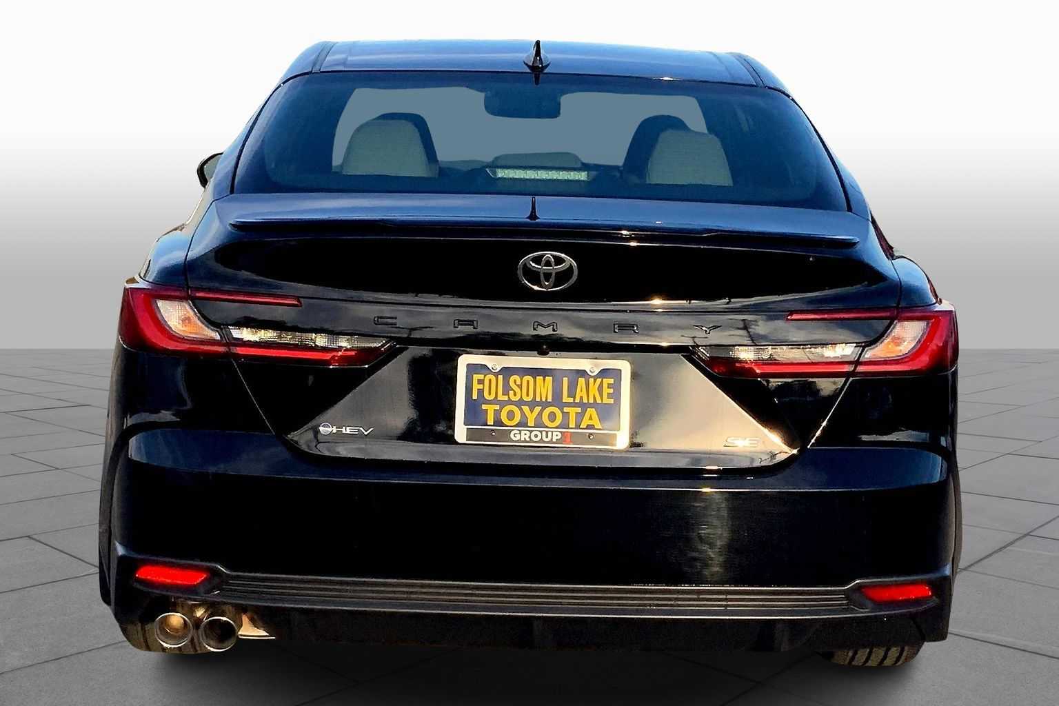 2026 Toyota Camry SE photo 4