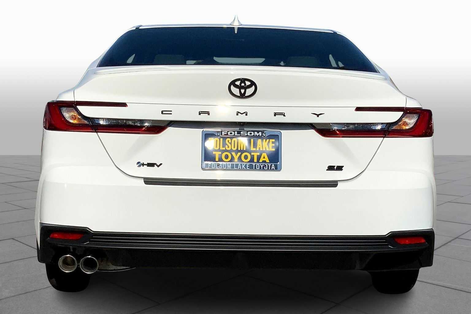 2025 Toyota Camry SE photo 4