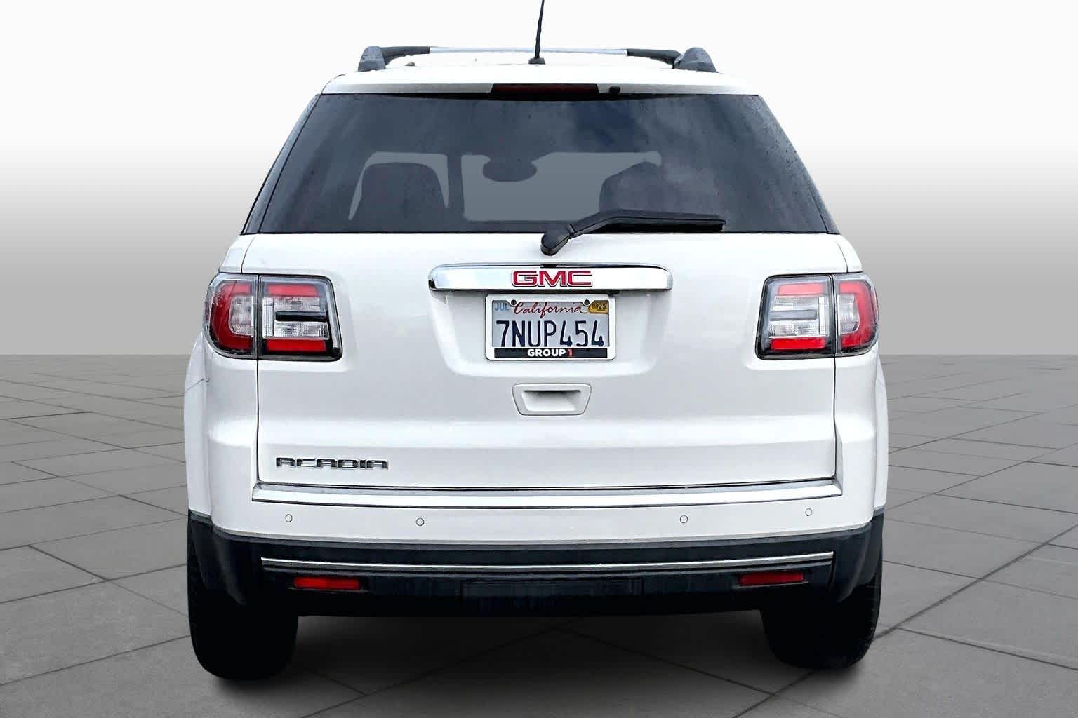 2015 Gmc Acadia SLE photo 4