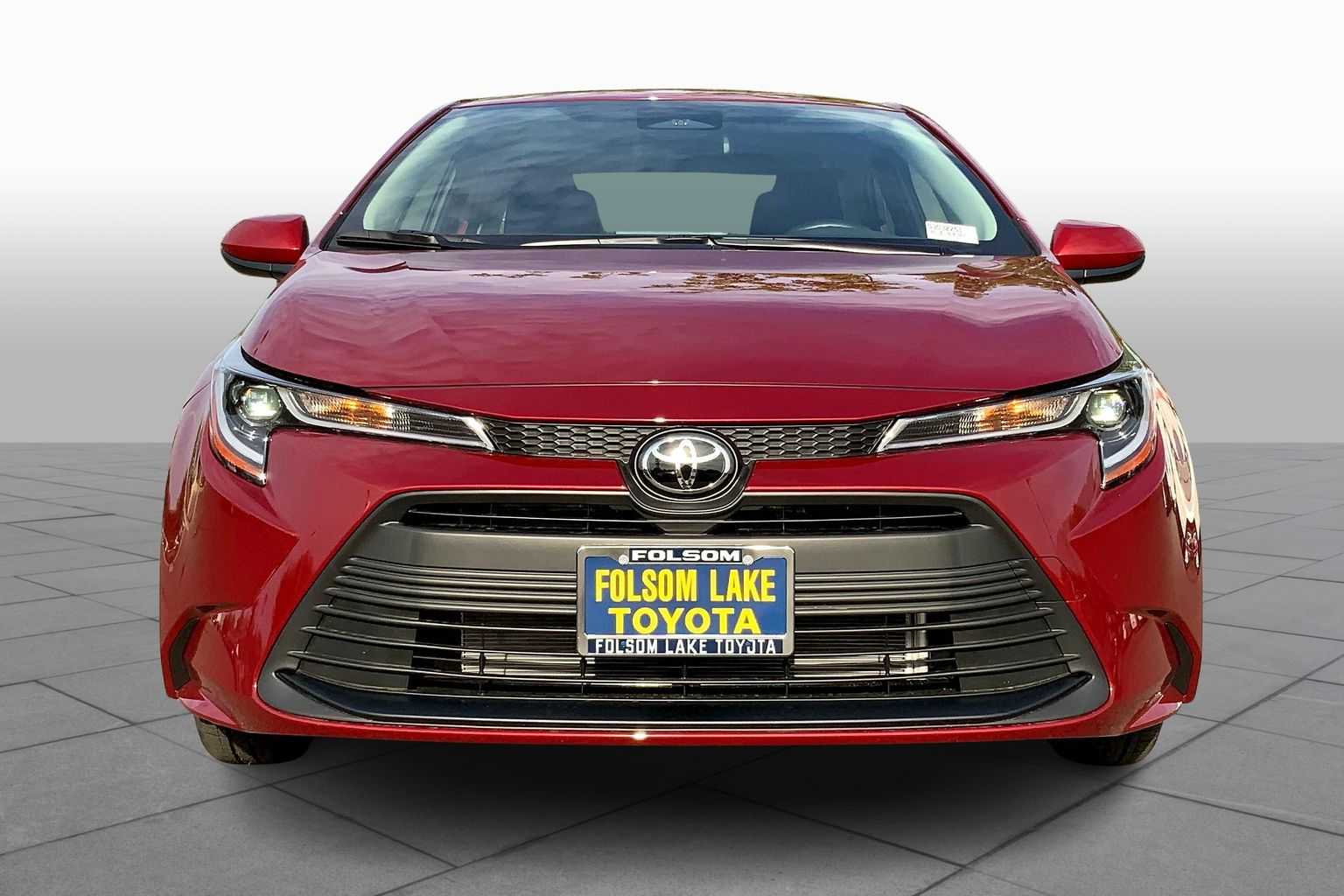 2025 Toyota Corolla LE photo 3