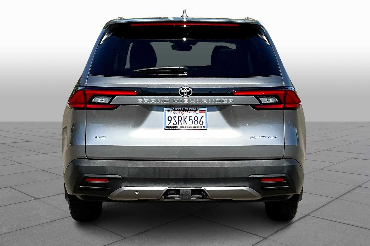 2025 Toyota Grand Highlander Platinum AWD photo 4