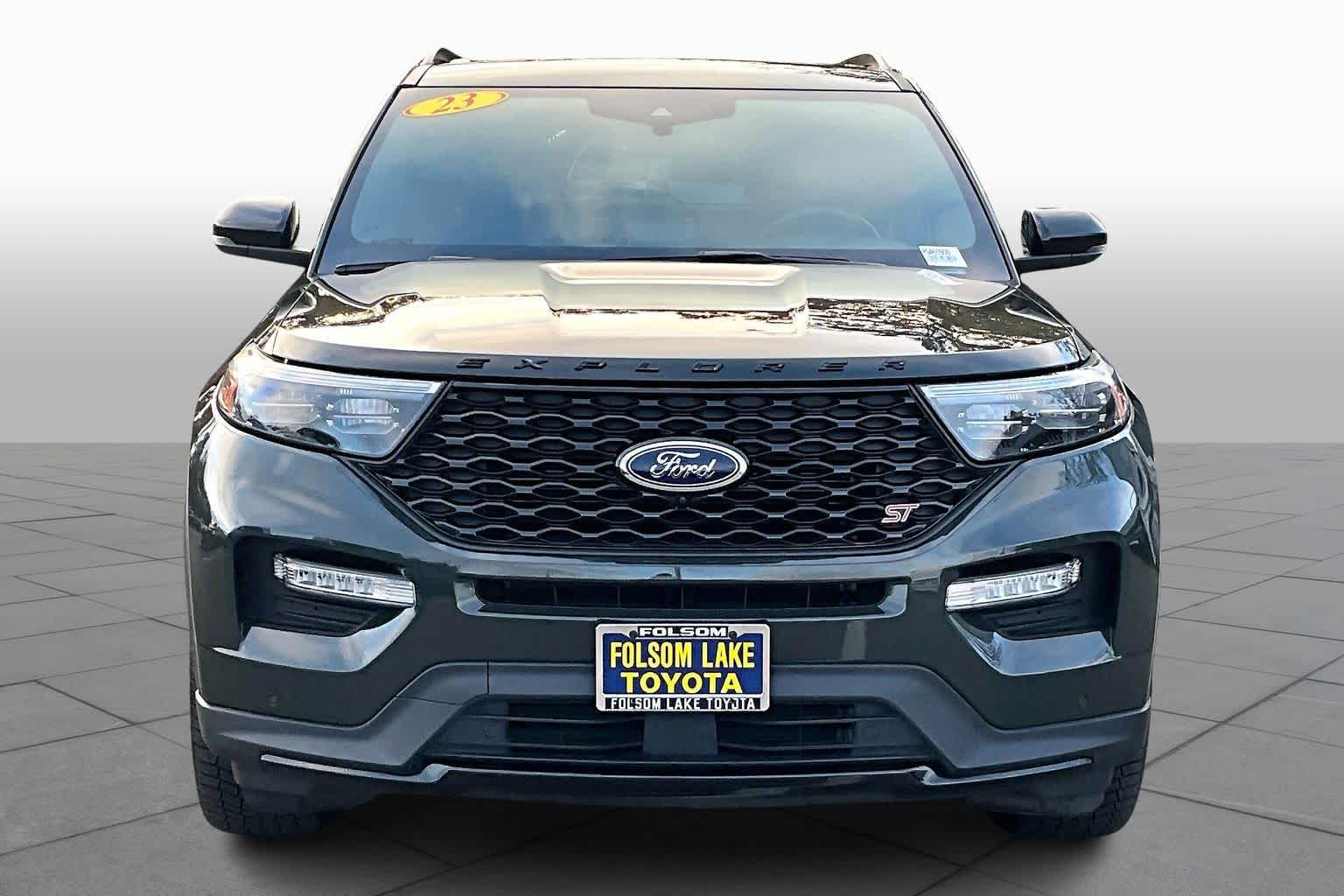 2023 Ford Explorer ST photo 3