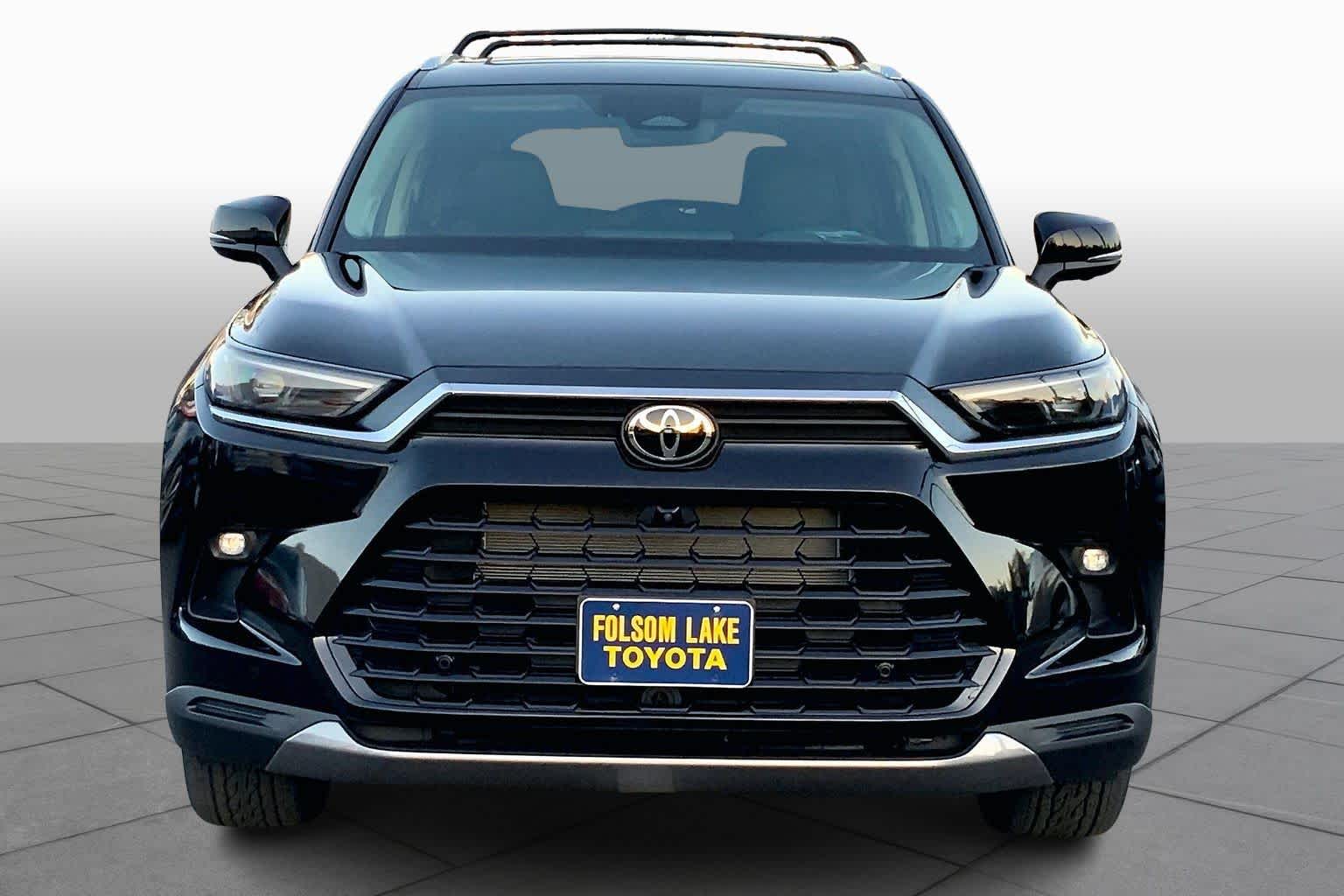 2026 Toyota Highlander Hybrid Limited photo 3